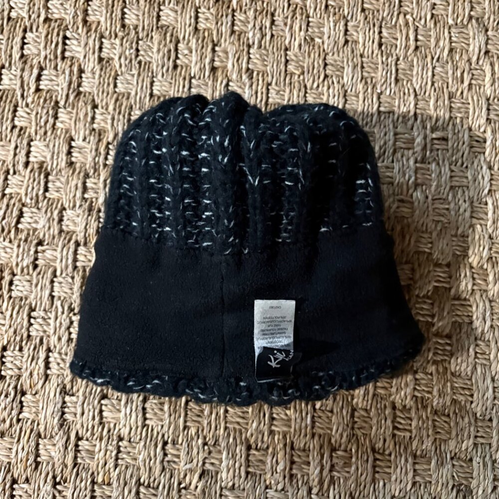 Kyi Kyi black & white tweed cuffed pom beanie with fake fur pom pom - Picture 3 of 5